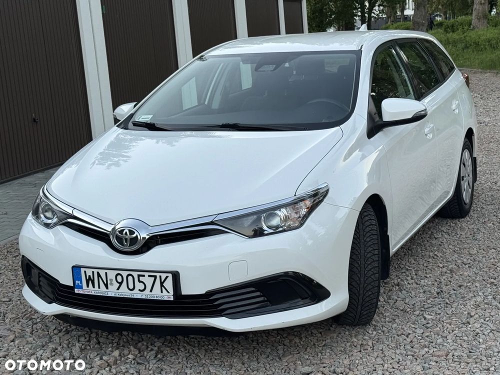 Toyota Auris 1.4 D-4D Premium - 3