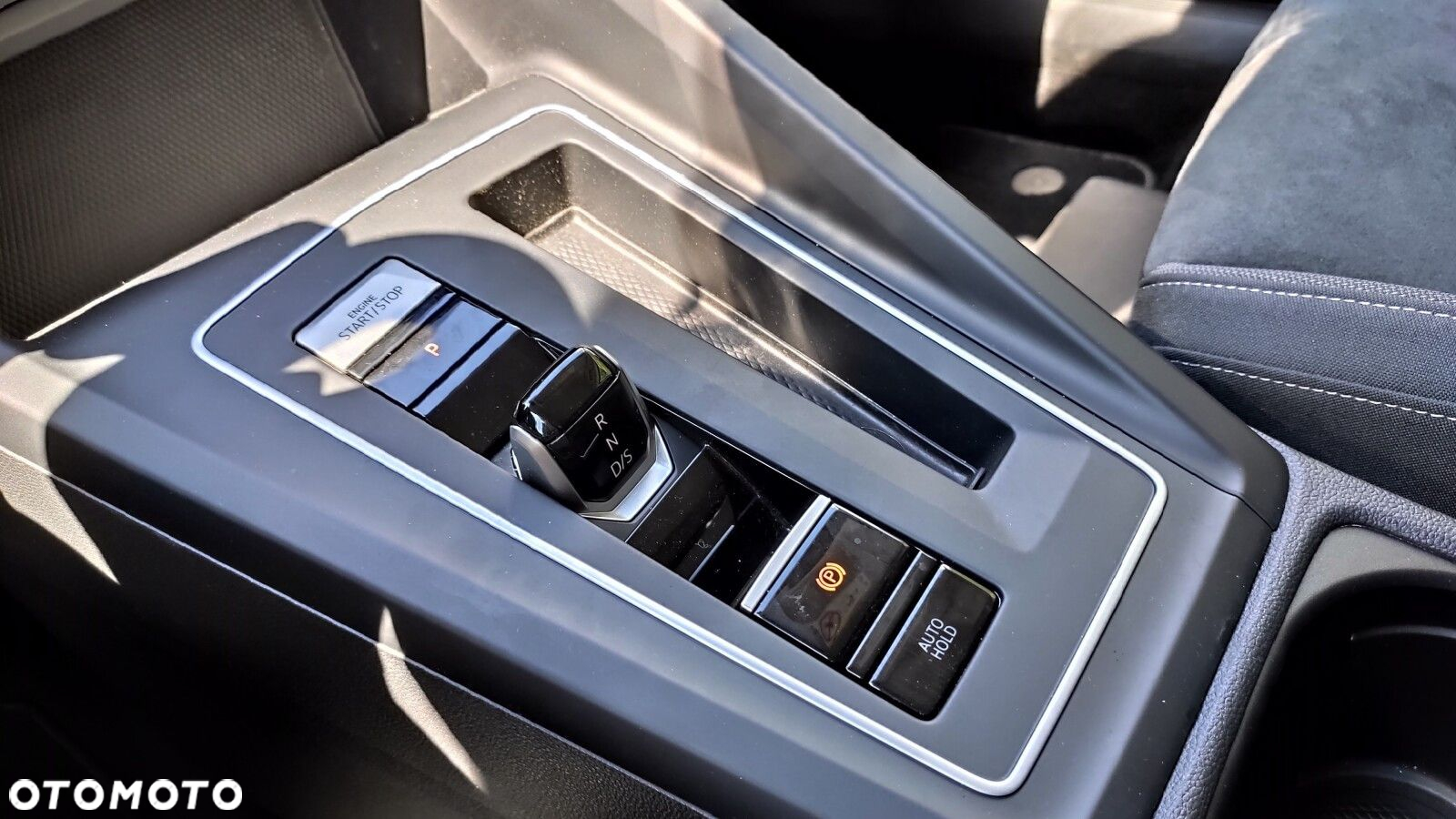 Volkswagen Golf - 28