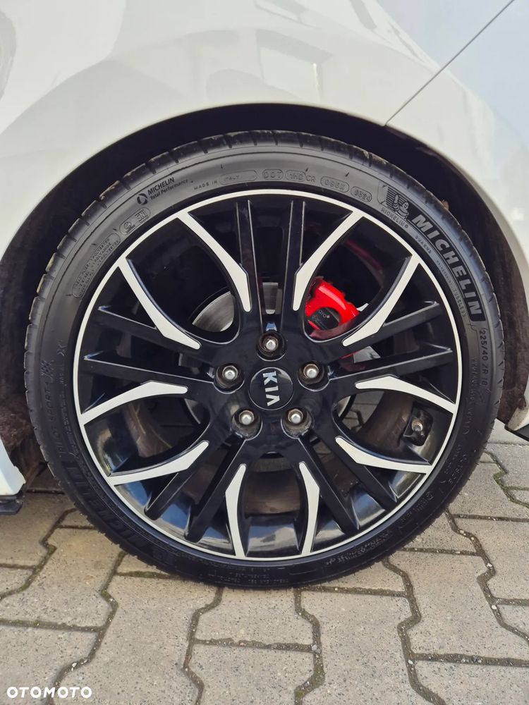 Kia Ceed 1.6 T-GDI GT - 19