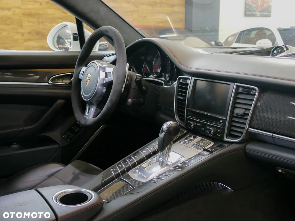Porsche Panamera GTS - 14