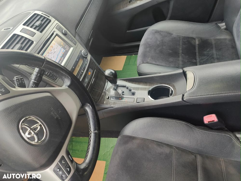 Toyota Avensis - 9