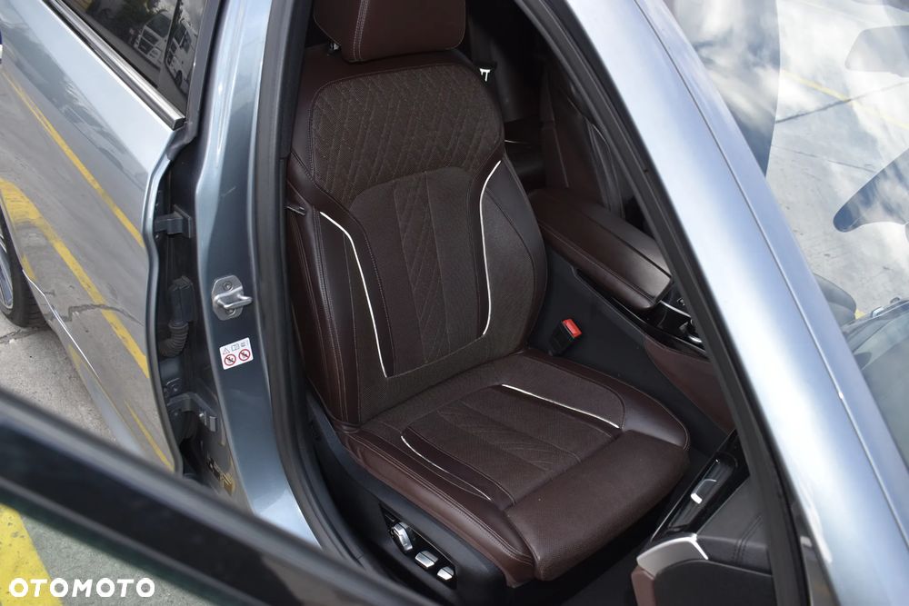 BMW Seria 5 530d xDrive M Sport sport - 22