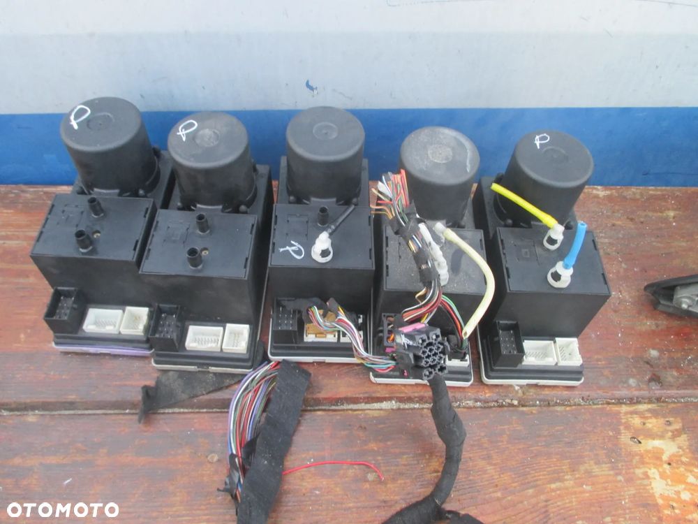 Pompka centralnego zamka AUDI A3 A4 8L0862257P - 1