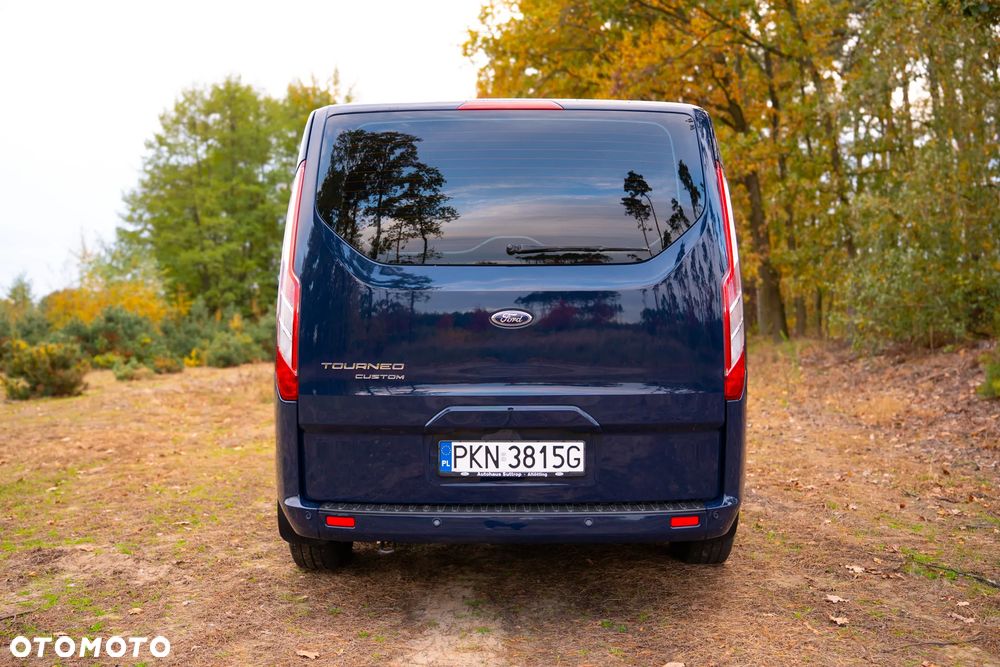 Ford Tourneo Custom - 17