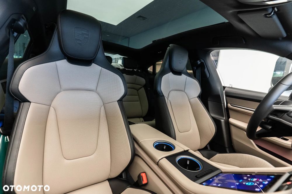 Porsche Taycan 105kWh 4S Black Edition - 13