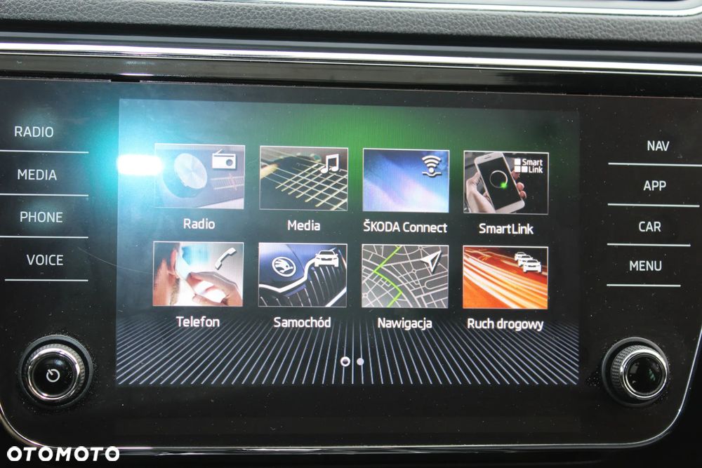 Skoda Superb 2.0 TDI DSG Premium Edition - 30