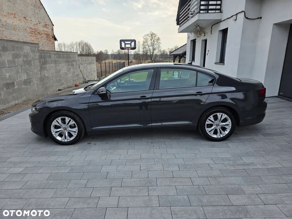 Volkswagen Passat - 3