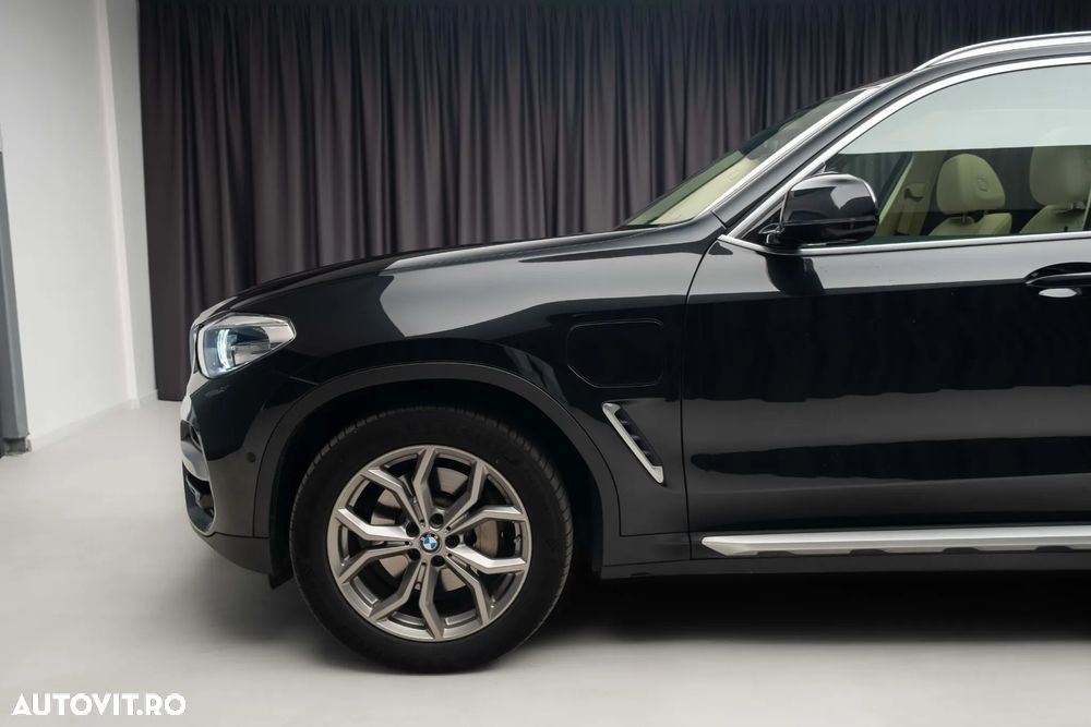 BMW X3 xDrive30e AT PHEV - 8