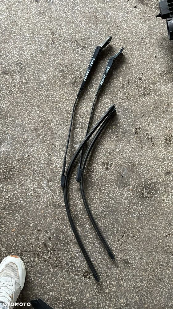 ramiona wycieraczki  przód PEUGEOT 5008 komplet - 1