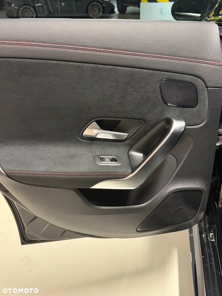 Mercedes-Benz CLA 200 AMG Line 7G-DCT - 7