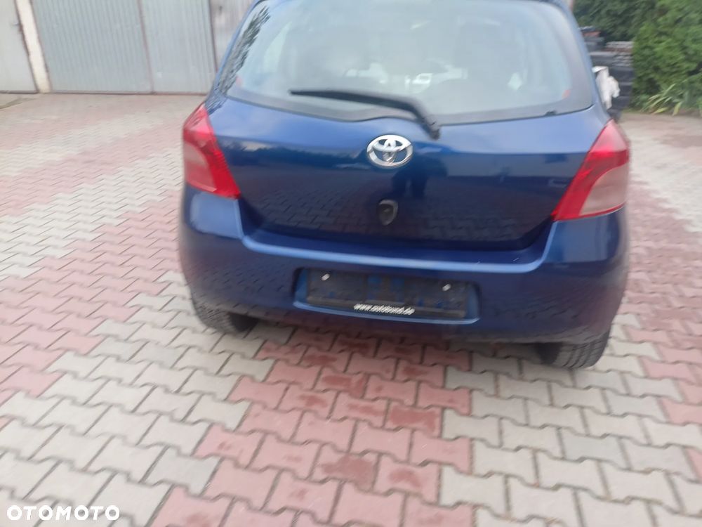 Toyota Yaris 1.3 - 4