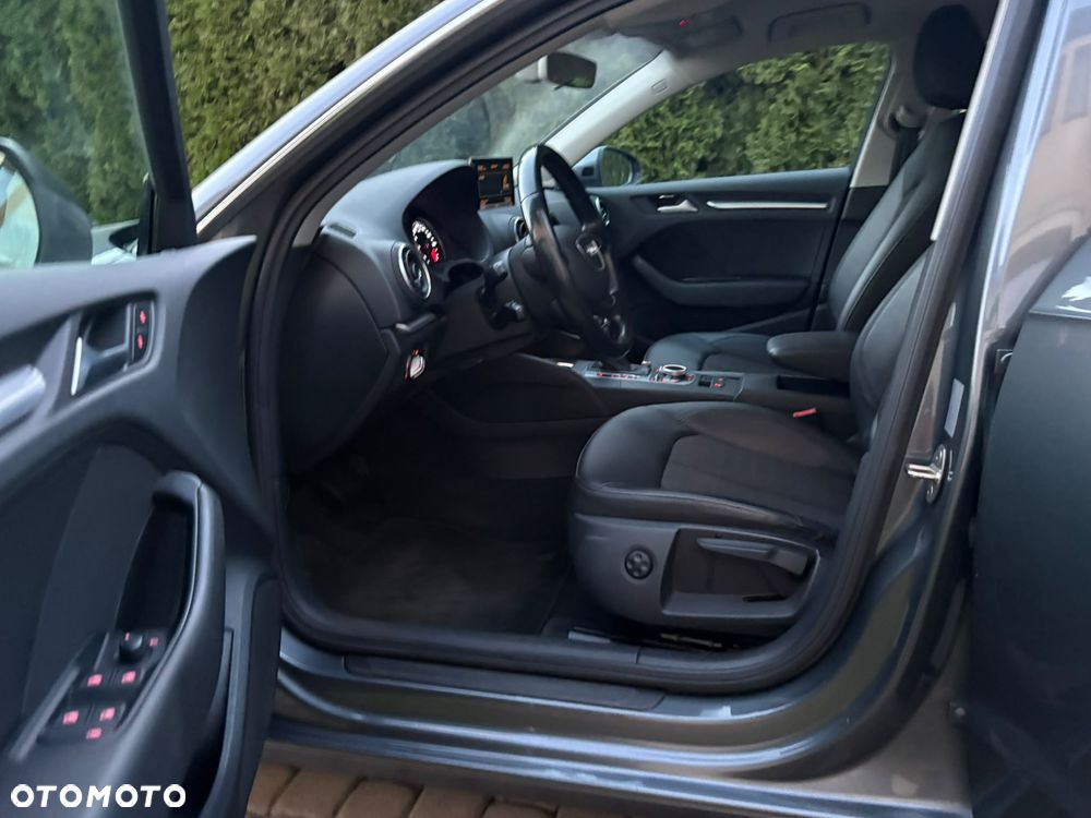Audi A3 Sportback 2.0 TDI S tronic Ambiente - 8