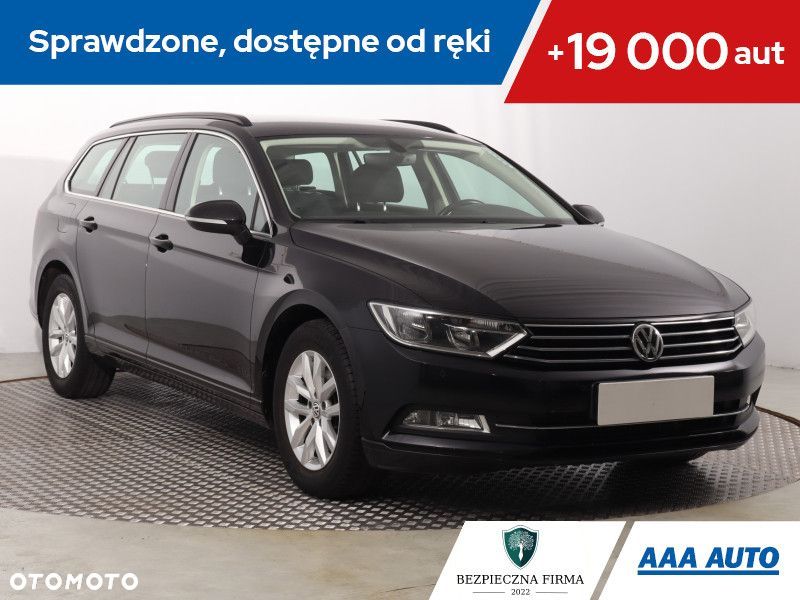 Volkswagen Passat - 1