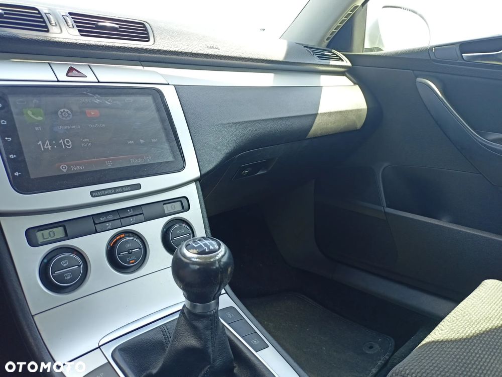 Volkswagen Passat - 11