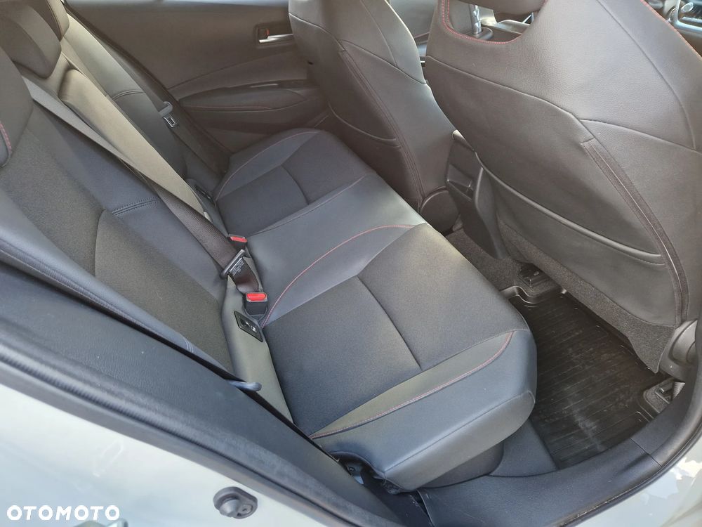 Toyota Corolla 2.0 Hybrid GR Sport Dynamic - 29