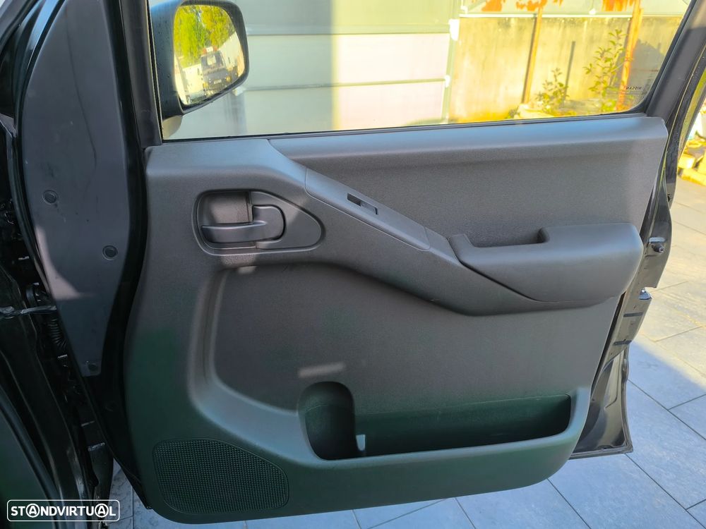 Nissan D40 Kincab - 7