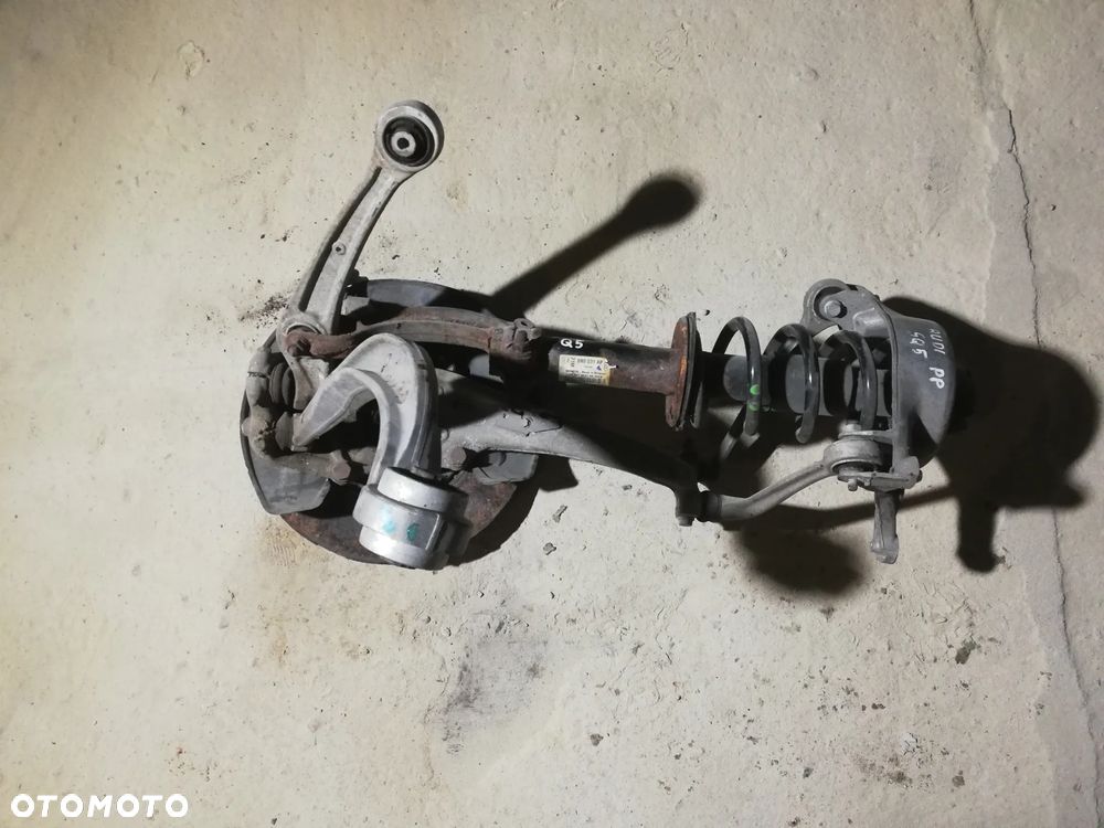Audi Q5 8R zwrotnica kopyto lewa zawieszenie przód amortyzator