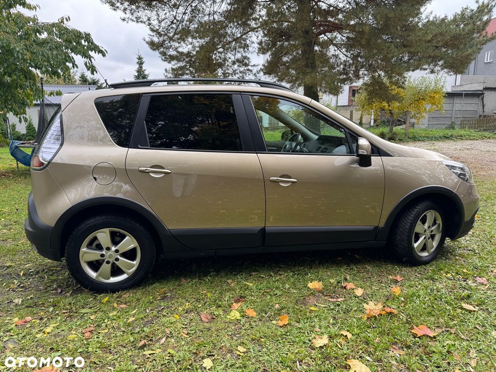 Renault Scenic 1.6 16V 110 Xmod Paris - 9