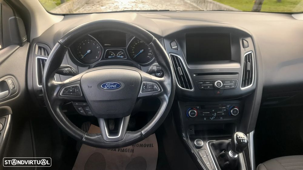 Ford Focus SW 1.0 SCTi Titanium - 23