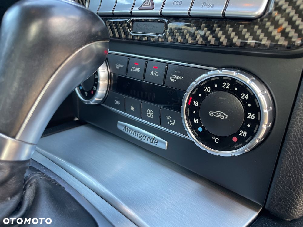Mercedes-Benz Klasa C 180 BlueEFFICIENCY 7G-TRONIC Avantgarde - 27