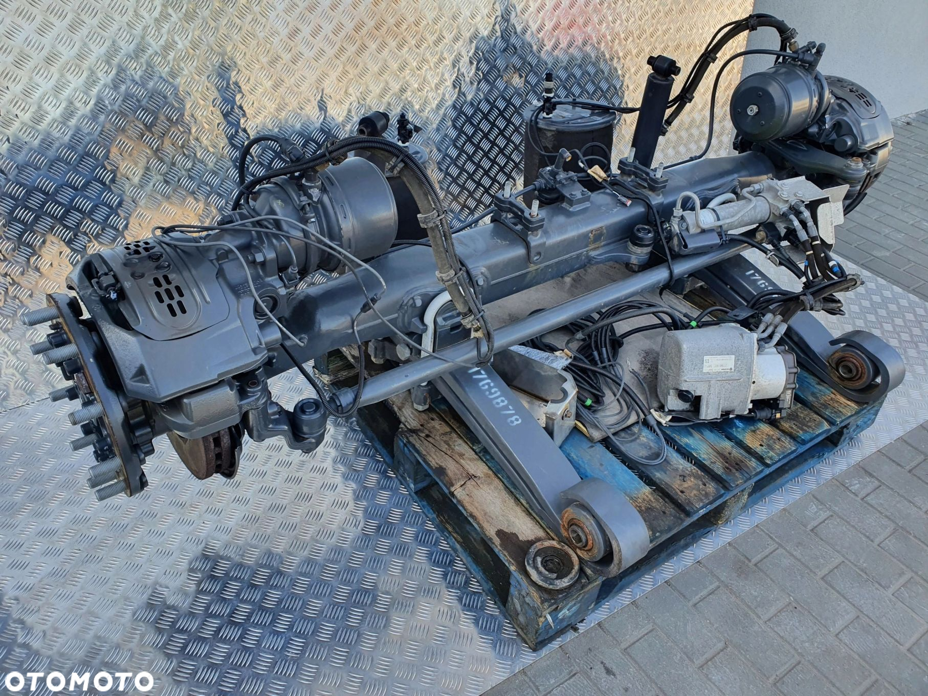 BELKA OSI SKRĘTNEJ SCANIA R S - 3