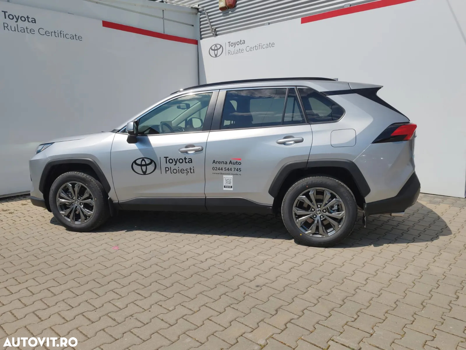 Toyota RAV4 2.5 Hybrid VVT-iE 4x4 Luxury - 2
