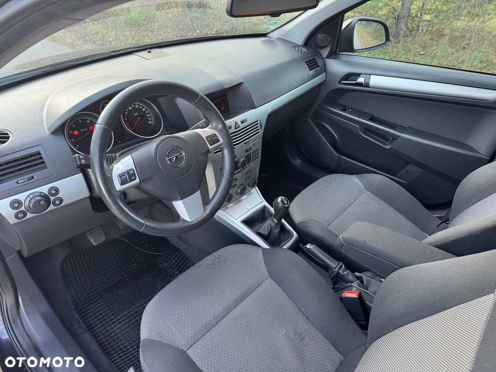 Opel Astra 1.6 Caravan Innovation - 12