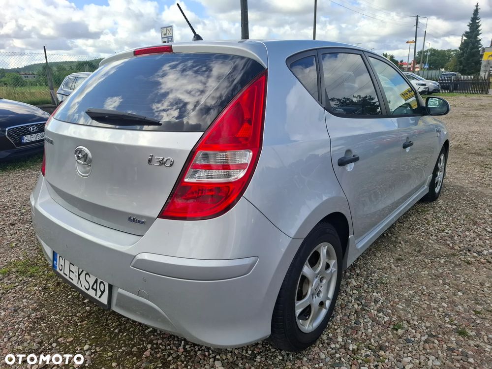Hyundai i30 1.6 CRDi Comfort EU5 - 4