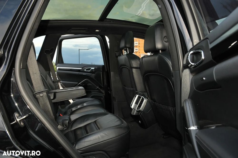 Porsche Cayenne 3.0 L - 19