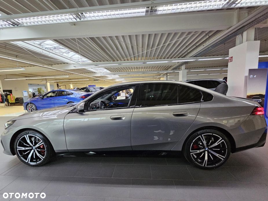 BMW Seria 5 520d xDrive mHEV M Sport - 8
