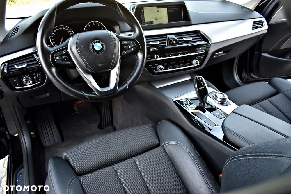 BMW Seria 5 520i - 8