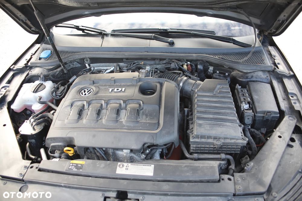 Volkswagen Passat - 15