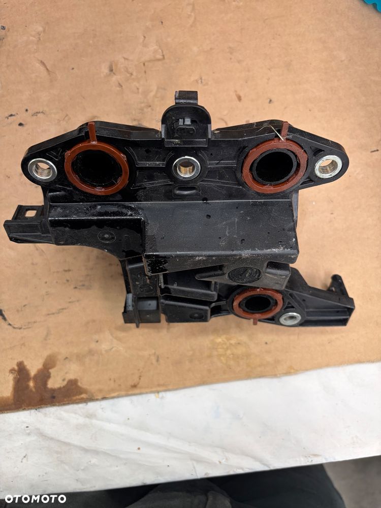 Odstojik oleju (separator) TOYOTA 1221125010 2.5L hybryda - 2