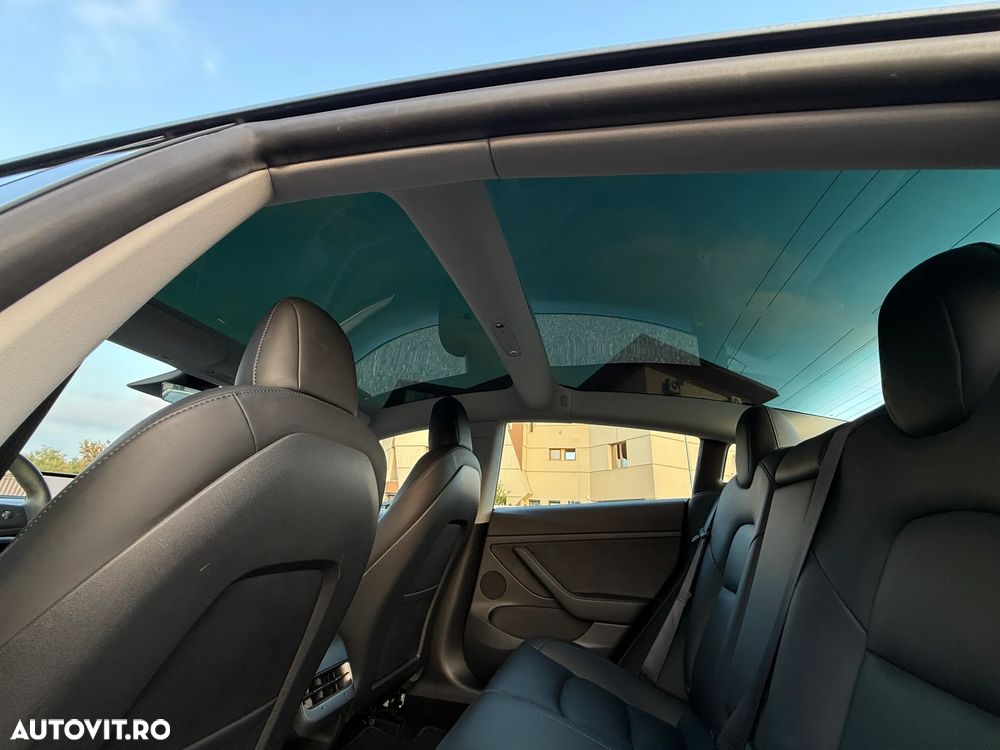 Tesla Model 3 Long Range - 14
