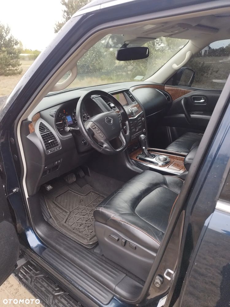 Nissan Armada - 2