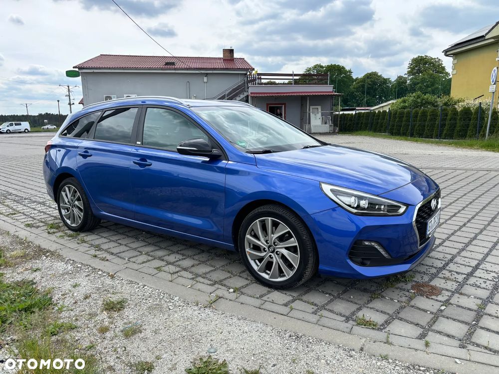 Hyundai i30 blue Kombi 1.6 CRDi Passion - 17