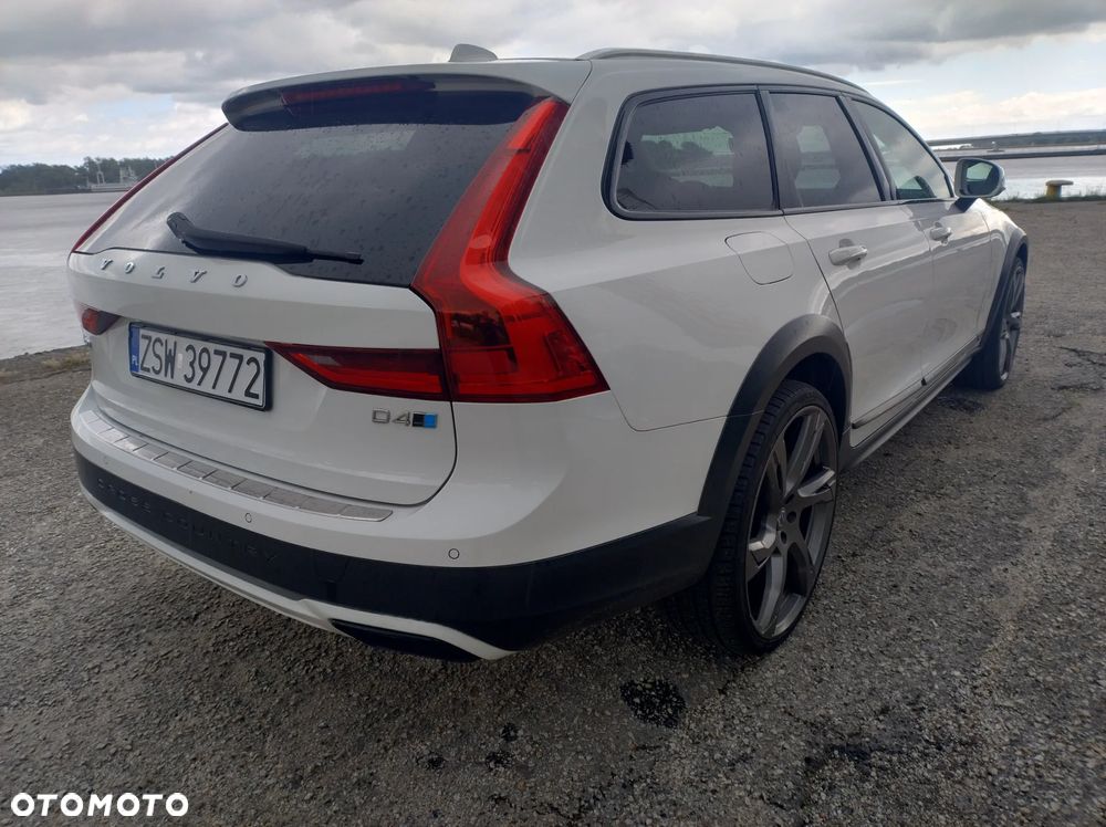 Volvo V90 D4 AWD Geartronic - 4