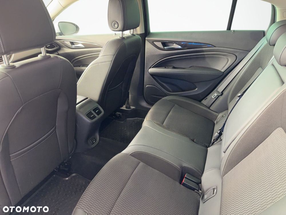 Opel Insignia - 13