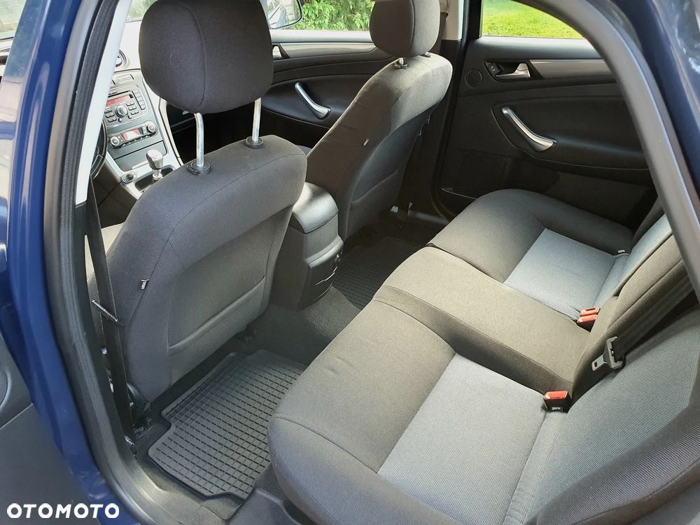 Ford Mondeo 2.0 TDCi Trend - 14