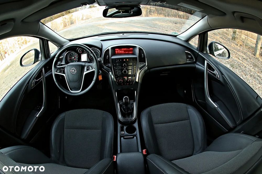 Opel Astra 1.6 Turbo - 10