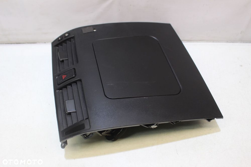 KONSOLA ŚRODKOWA Z WYŚWIETLACZEM MAZDA 3 CD - 2