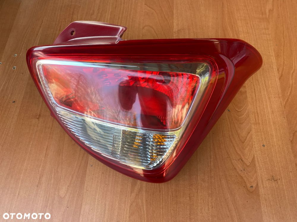 LAMPA TYŁ TYLNA PRAWA LUB LEWA HYUNDAI I10 II - 12