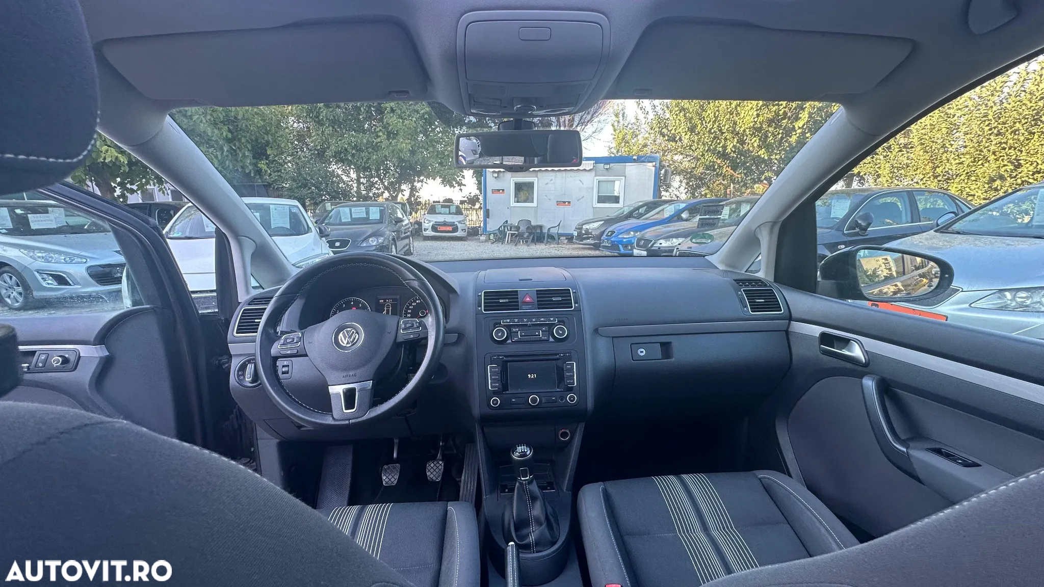 Volkswagen Touran 1.4 TSI MATCH - 27