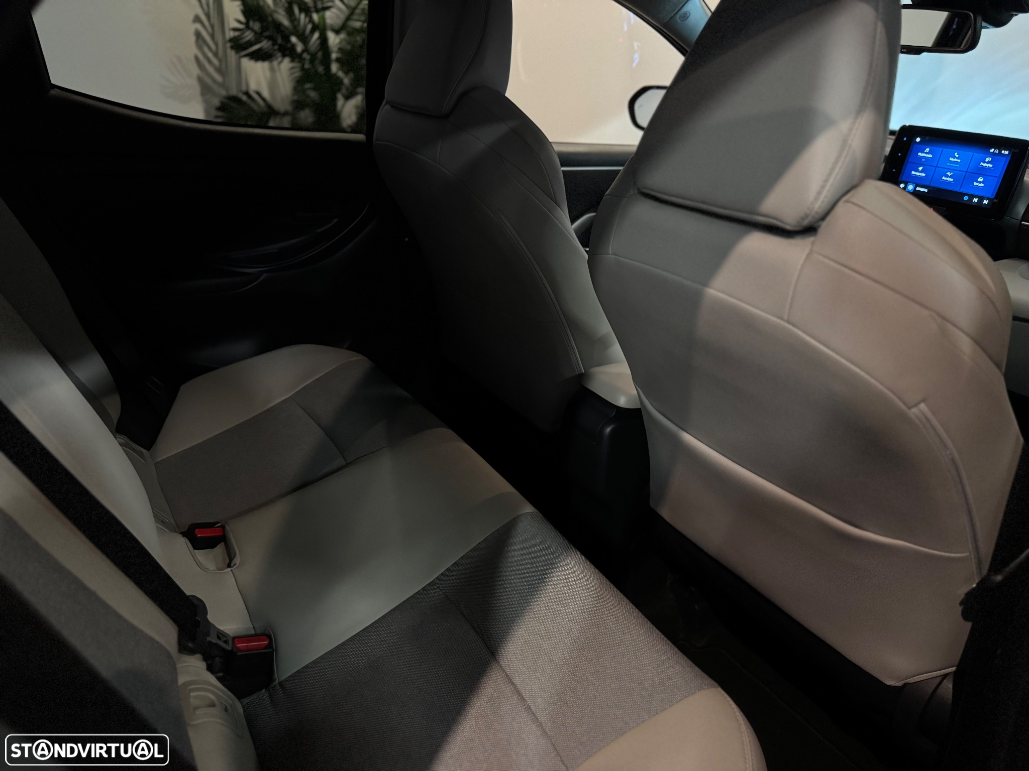 Toyota Yaris 1.5 HDF GR Sport - 36