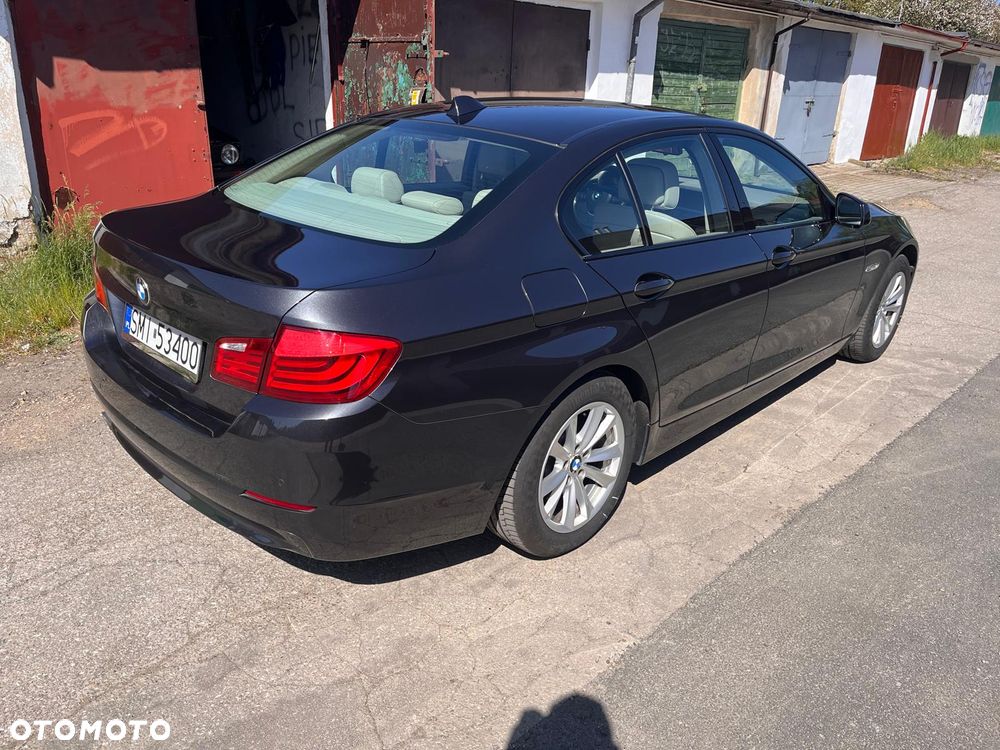 BMW Seria 5 523i - 4