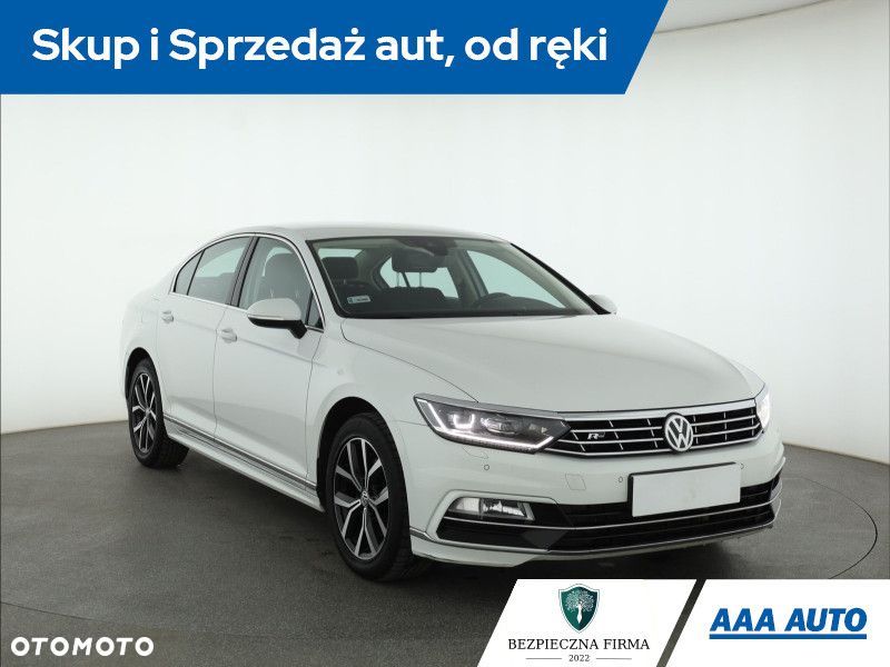 Volkswagen Passat - 2