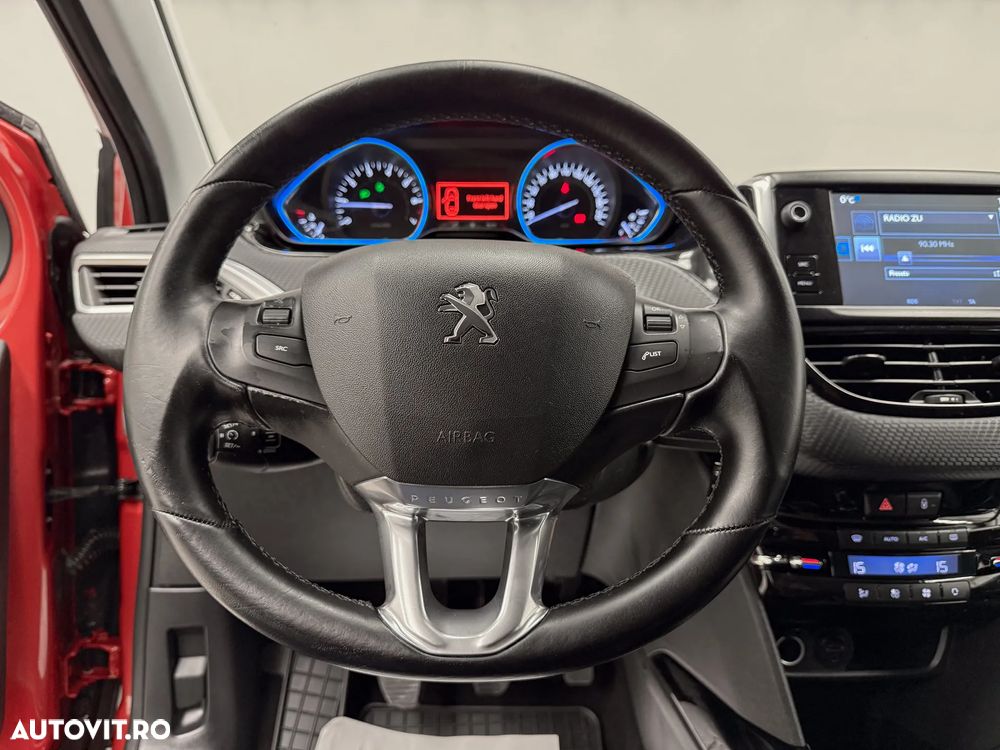 Peugeot 2008 PureTech 110 Stop&Start Allure - 22