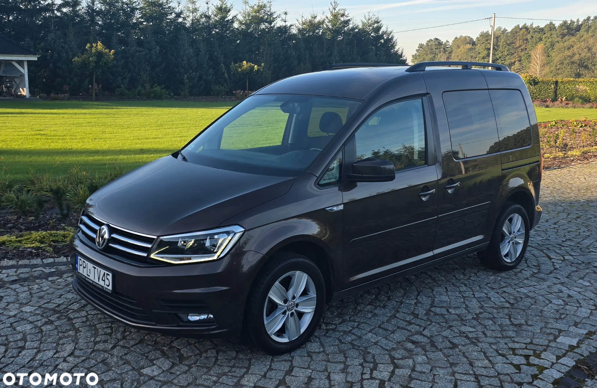 Volkswagen Caddy 2.0 TDI Comfortline DSG - 12