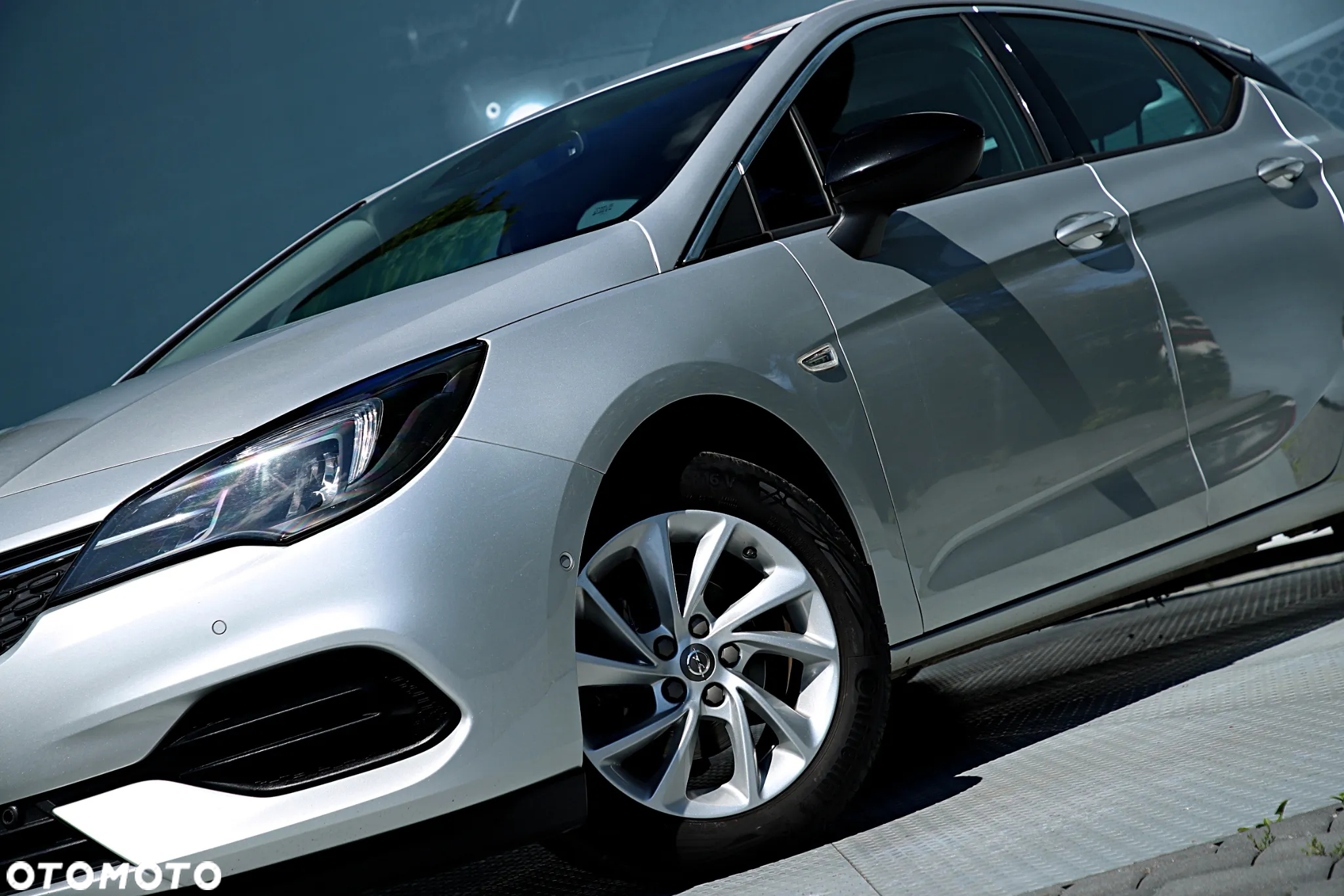 Opel Astra V 1.2 T Elegance S&S - 3