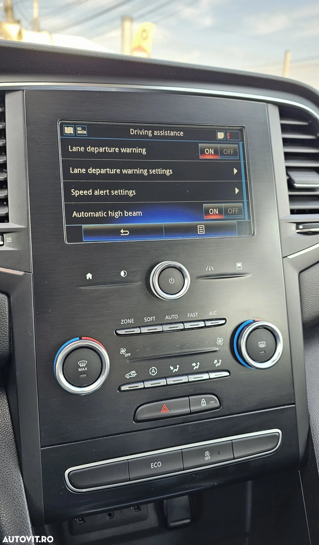 Renault Megane BLUE dCi EDC Zen - 11